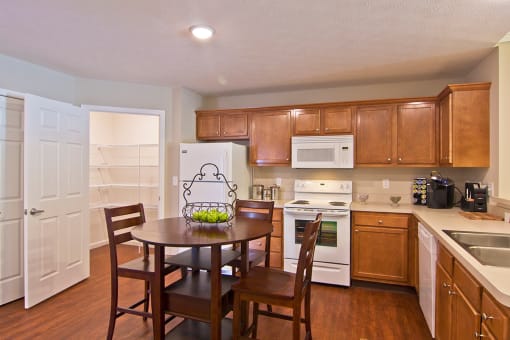 fort wayne apartment rentals redwood fort wayne wallen road kitchen
