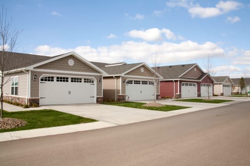 Indianapolis IN Apartment Rentals Redwood Indianapolis Neighborhood