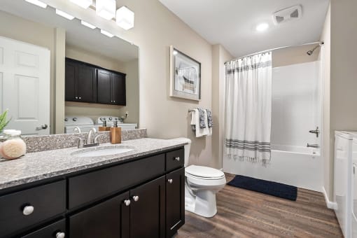Lockport Illinois Apartment Rentals Redwood Living Redwood Lockport Bathroom