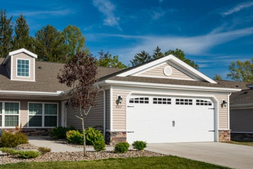Macedonia OH Apartment Rentals Redwood Macedonia Two Car Garage