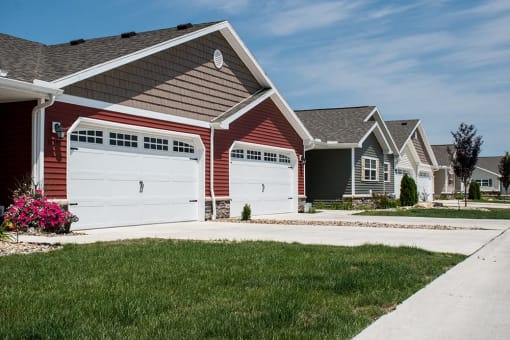 North Ridgeville OH Apartment Rentals Redwood Retreat At Stafford Exterior Side