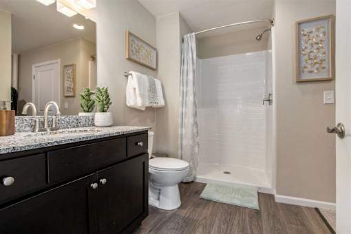 Batavia Township Ohio Apartment Rentals Redwood Living Redwood Batavia Township Ensuite Bathroom
