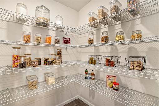 Batavia Township Ohio Apartment Rentals Redwood Living Redwood Batavia Township Forestwood Kitchen Pantry
