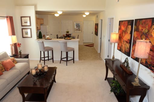 Perrysburg OH Apartment Rentals Redwood Perrysburg Fort Meigs Road Living to Kitchen