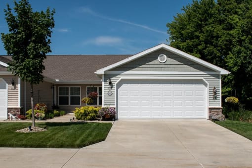 Vermillion OH Apartment Rentals Redwood Vermilion Two Car Garage