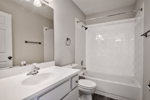 Oversized Garden Tub at Glen Hills Apartments, Glendale, 53209