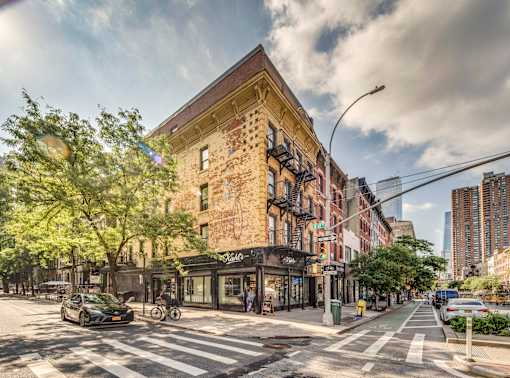 678 9th Ave
