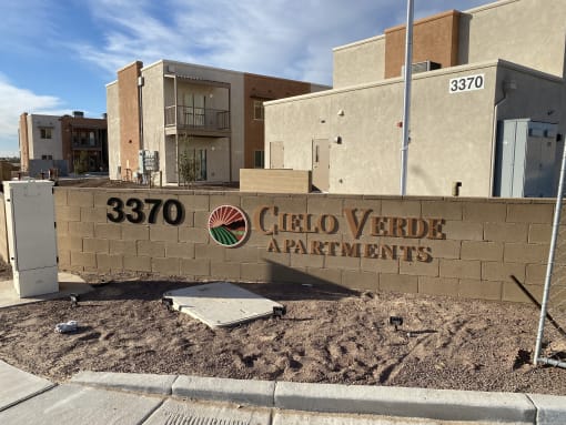 Cielo Verde Sign