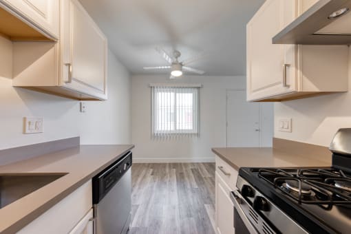 the preserve at ballantyne commons apartment kitchen and living room