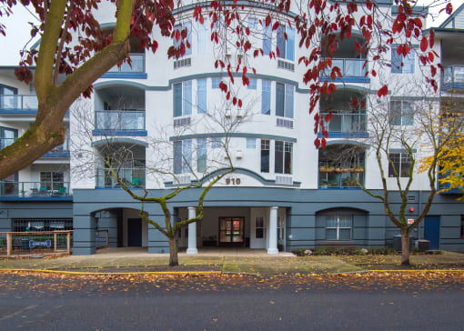 the building in which the hotel is located