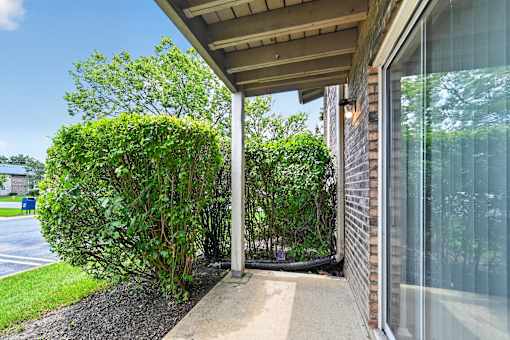 Private patio at Renaissance at Carol Stream in Carol Stream, IL.