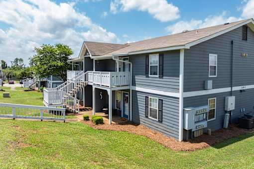 Apartment building at Arbours at Victoria Place Prattville AL
