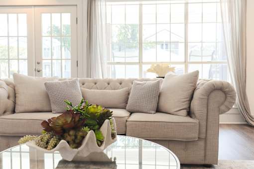 Community lounge with seating at Park at Meadow Ridge Montgomery AL