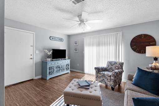 Stylish Living Room at Lakeland East Apartments – Flowood, MS