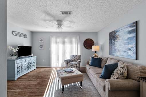 Comfortable Living Room at Lakeland East Apartments – Flowood, MS