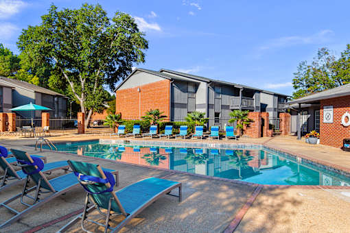 Resort-Style Pool at Lakeland East Apartments – Flowood, MS