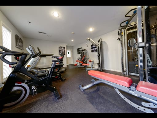 private gym at the acadia park apartments in houma, la