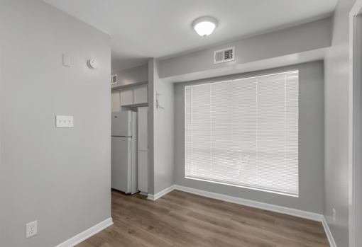 Dining Room at Lifestyle Apartments at Syracuse, Syracuse