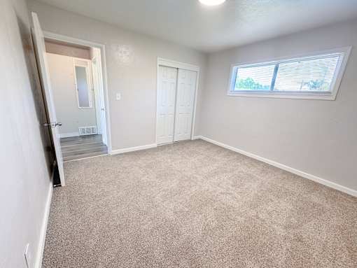 Willow Manor 1bed 1 bath floorplan - bedroom & closet