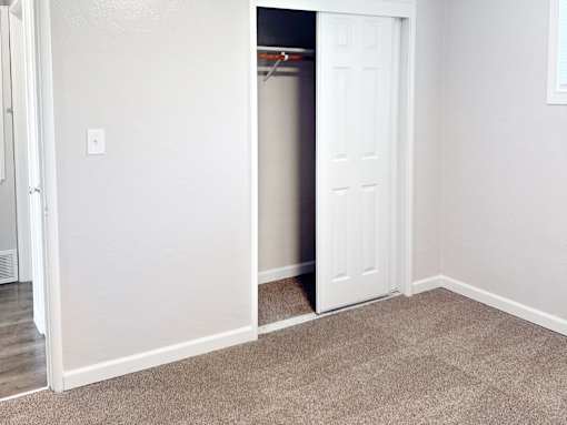 Willow Manor 1bed 1 bath floorplan - bedroom closet