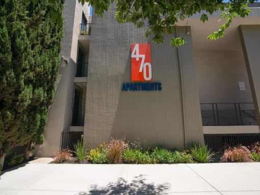 470s building with logo