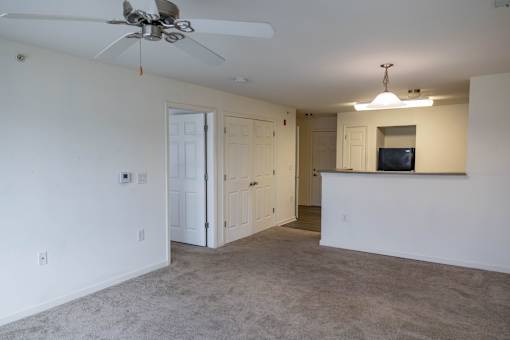 a photo of a living room