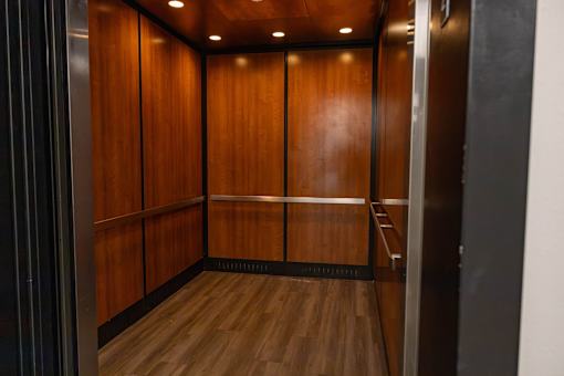 a photo of an elevator