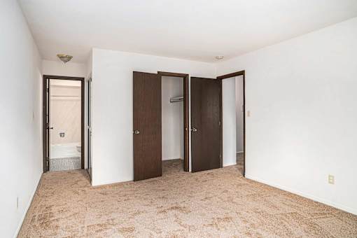 Bedroom at Hampton in Highland Apartments, Indiana, 46322