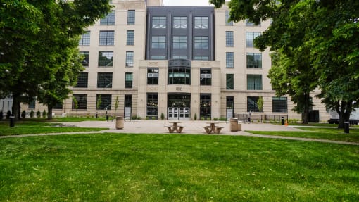 the building in which the hotel is located