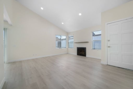 Unfurnished Bedroom at Hamilton Courtyard Apartments, Costa Mesa, CA, 92627