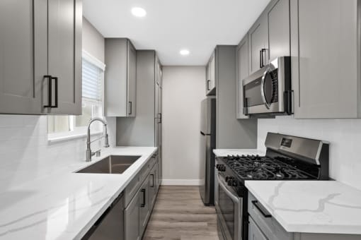 Kitchen Appliances at 316 Beach Apartments, California, 92648