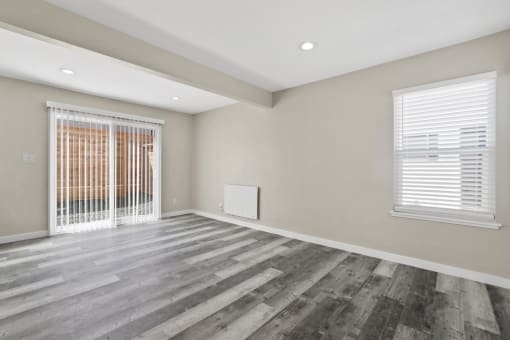 Unfurnished Living Area at Hamilton Courtyard Apartments, Costa Mesa, 92627