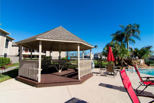 gazebo at the whispering winds apartments in pearland, tx