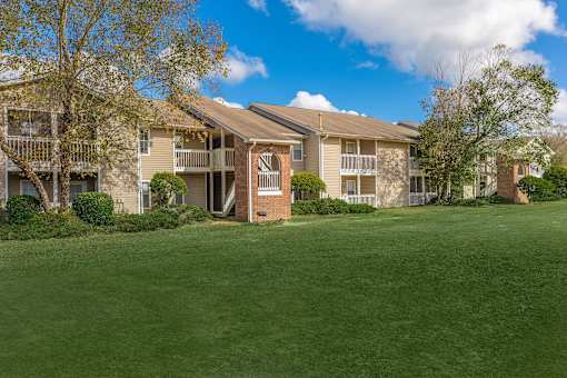 Green Landscape at Arbors at Windsor Lake, Columbia, SC  