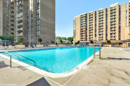 Large swimming pool at Trillium in Fairfax, VA