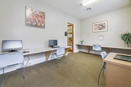 Business center at Stonehaven Apartments in Houston, TX