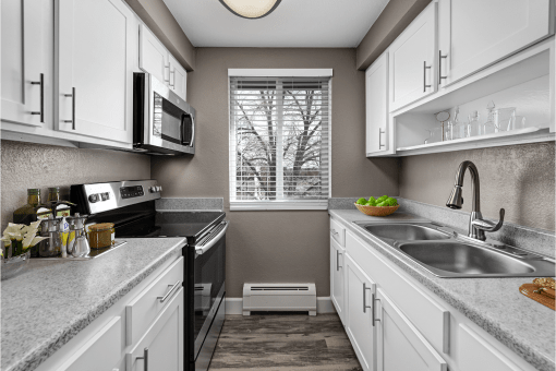 Large one bedroom kitchen