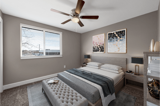 Large one bedroom with a ceiling fan