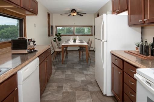 Bass Lake Crossing kitchen