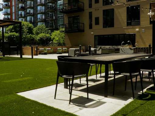 Outdoor Dining Area at Viridium Apartments, Minneapolis, 55401 