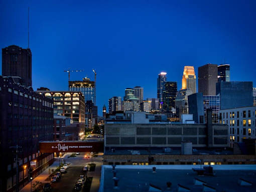 A cityscape at dusk at Viridium Apartments, Minneapolis, MN 55401 