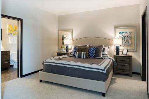 Live in Cozy Bedrooms at The Shoreham, St. Louis Park, Minnesota