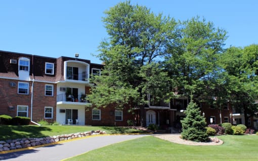 Front Exterior of Chateau Carmel in West St. Paul