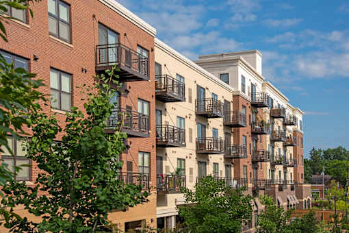 Outdoor Community at The Shoreham, St Louis Park, MN
