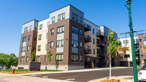 Building Exterior View at The Morrison, Rosemount, 55068
