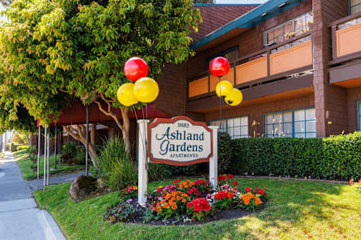 the building in which the hotel is located