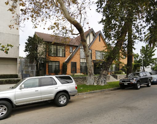 the home of person in the suburb of a city