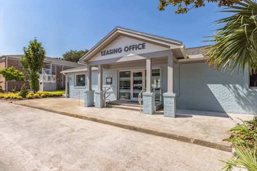 the leasing office at the preserve apartments