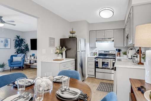 Eat In Kitchen at The Beacon, Huntsville, AL, 35816