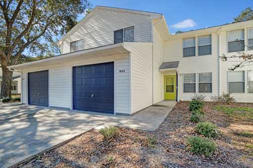 Garages Available at Estates at Palm Bay, Fort Walton Beach, 32547